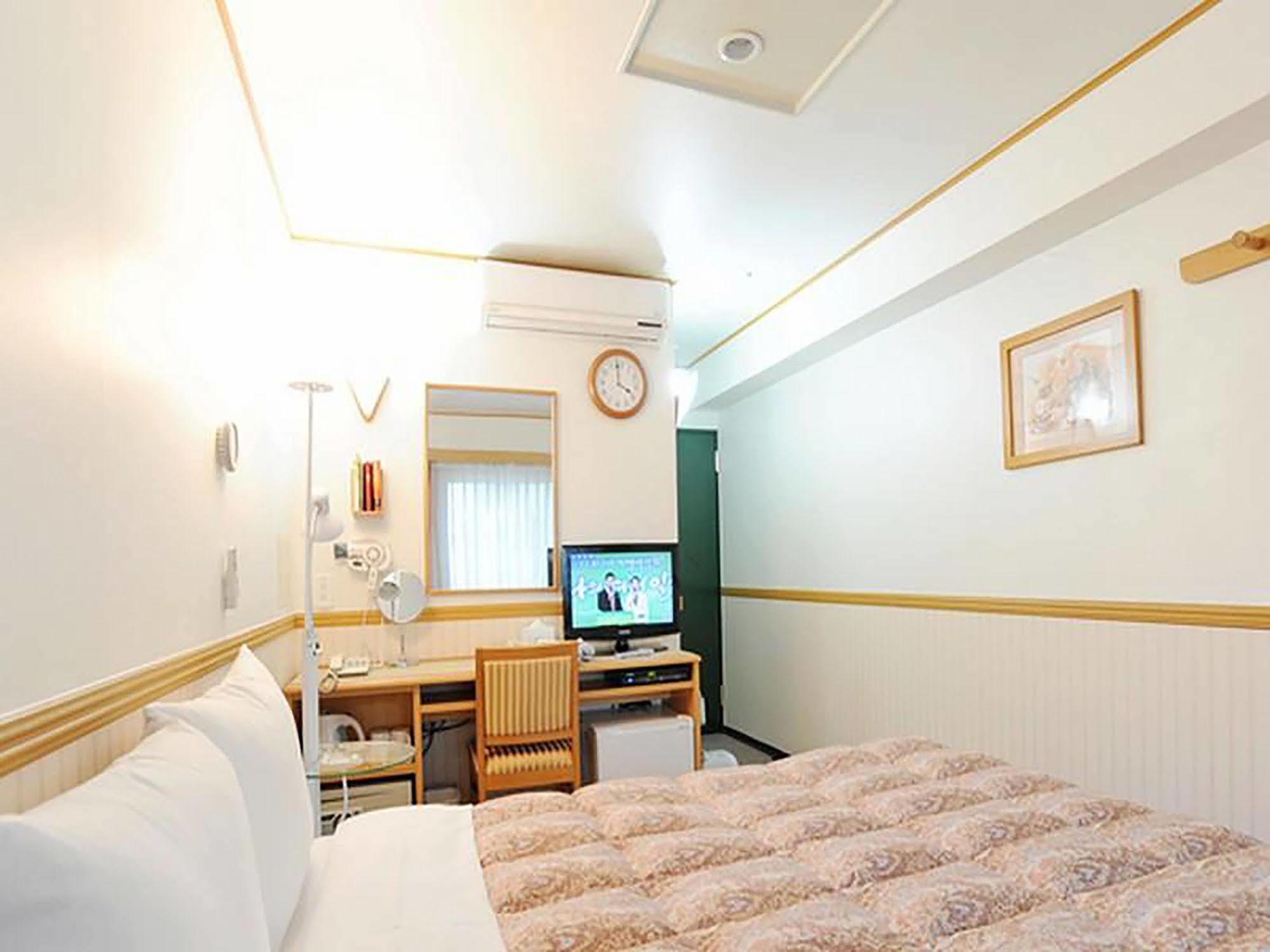 Toyoko Inn Busan Jungang Station Exteriör bild