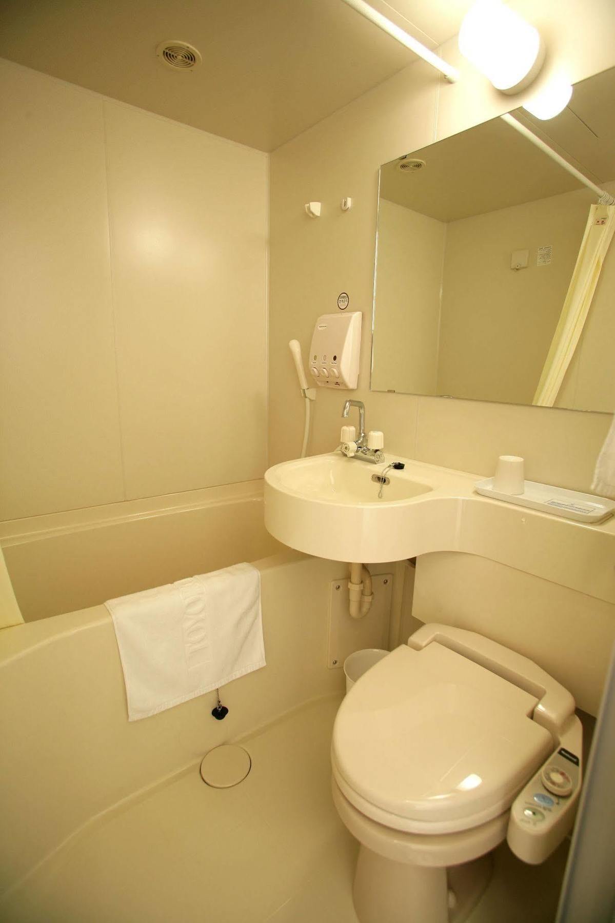 Toyoko Inn Busan Jungang Station Exteriör bild