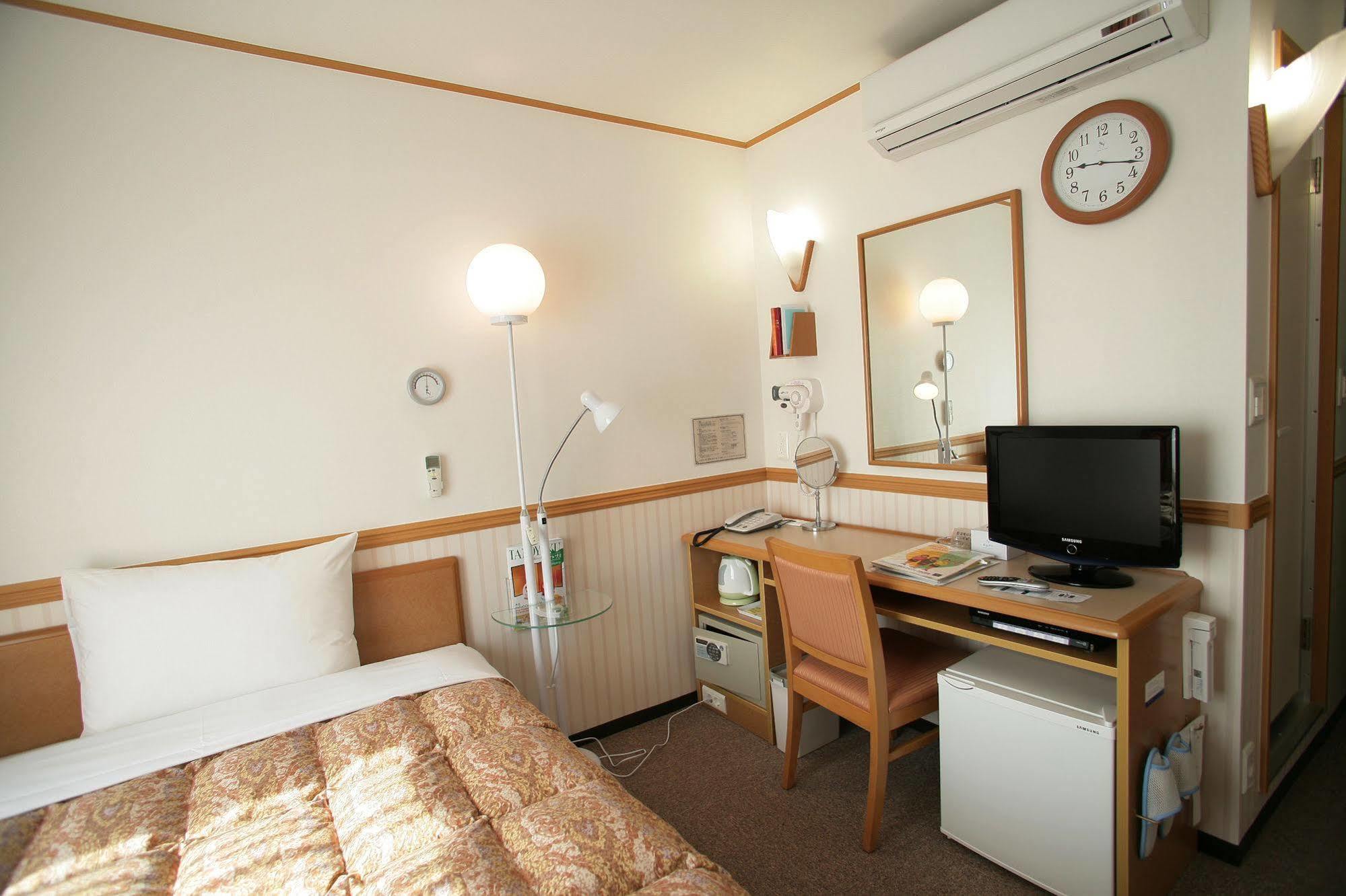 Toyoko Inn Busan Jungang Station Exteriör bild